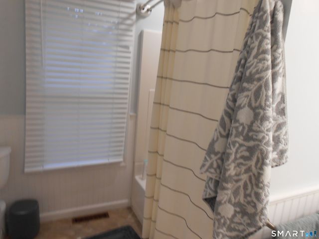 240 Derby Avenue, Orange, CT 06477