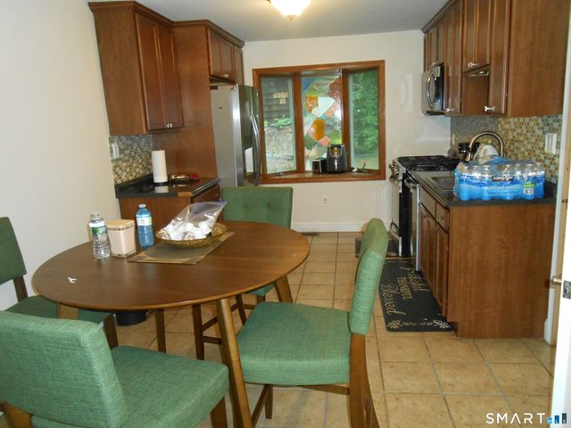 240 Derby Avenue, Orange, CT 06477
