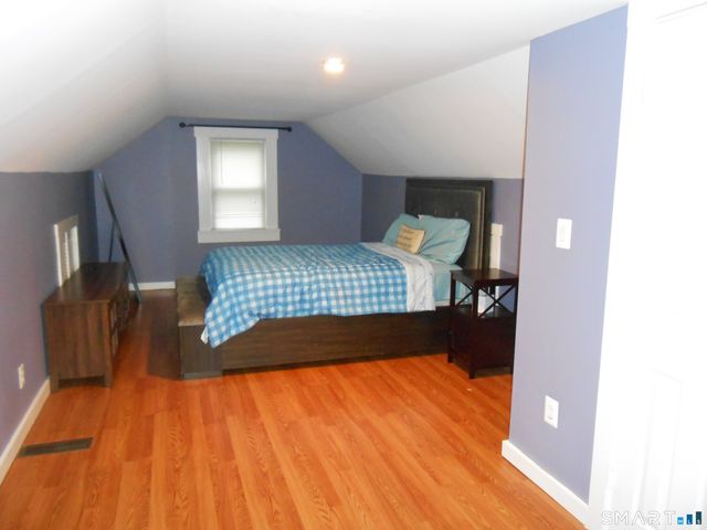240 Derby Avenue, Orange, CT 06477