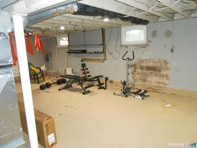 240 Derby Avenue, Orange, CT 06477