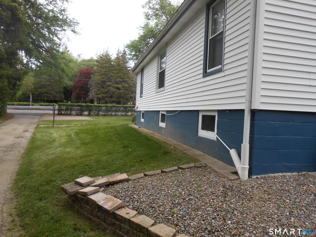 240 Derby Avenue, Orange, CT 06477
