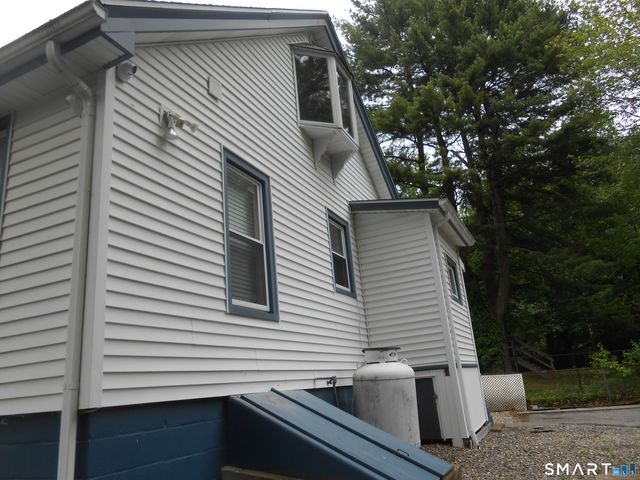 240 Derby Avenue, Orange, CT 06477