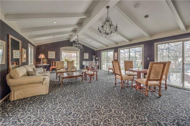 10746 Glenwood Street D, Overland Park, KS 66211