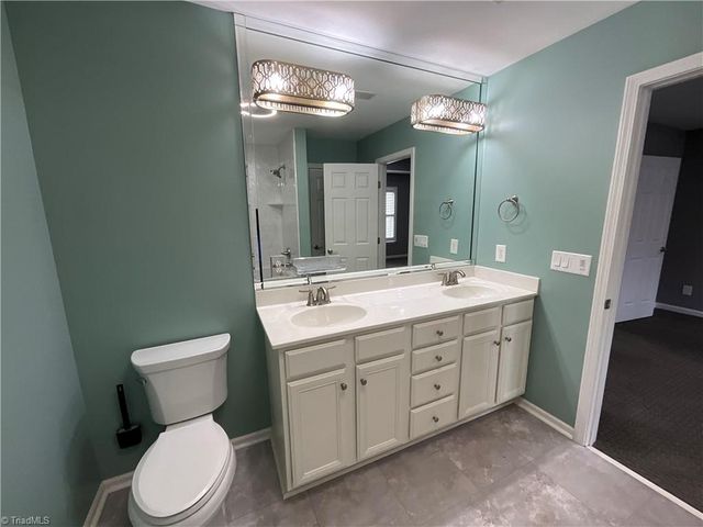 27 Cherine Way, Greensboro, NC 27410