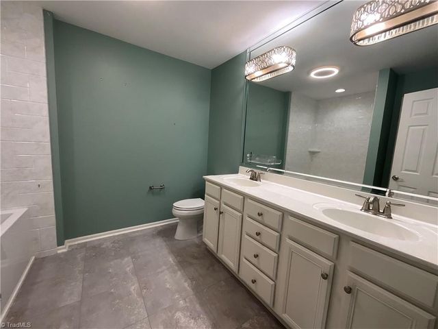 27 Cherine Way, Greensboro, NC 27410