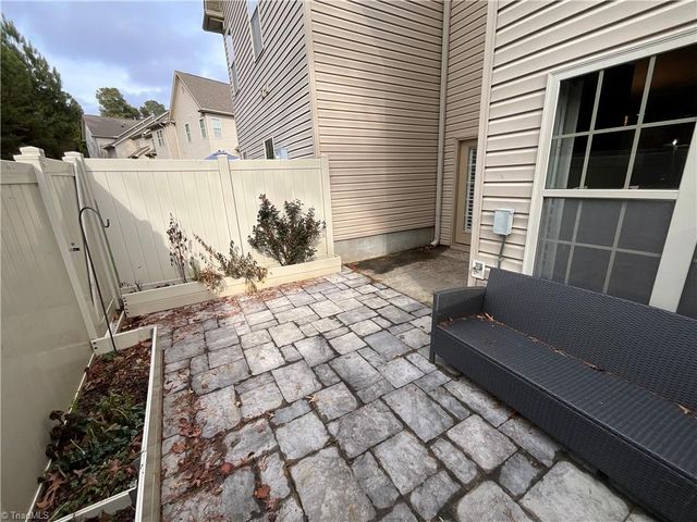 27 Cherine Way, Greensboro, NC 27410