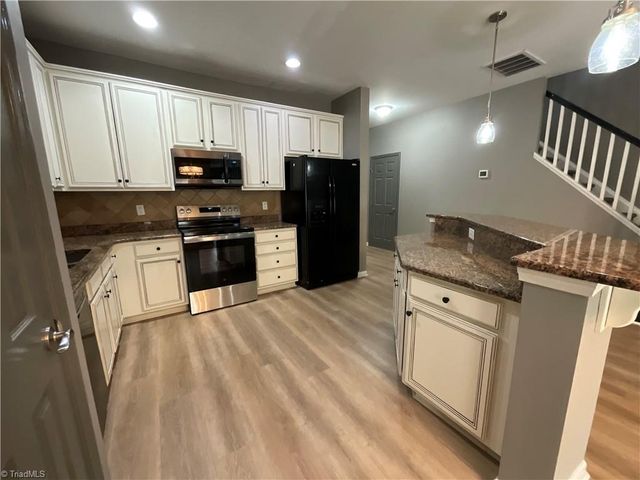 27 Cherine Way, Greensboro, NC 27410