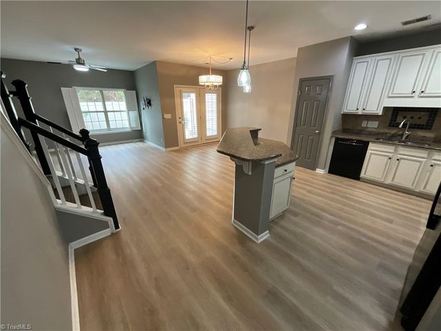 27 Cherine Way, Greensboro, NC 27410