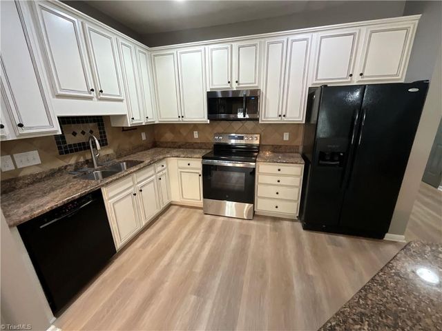 27 Cherine Way, Greensboro, NC 27410