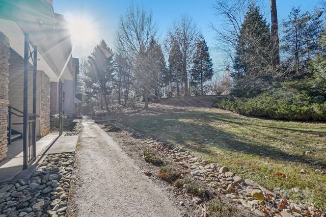 316 Appeldoorn Circle, Asheville, NC 28803