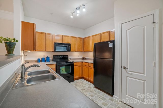 316 Appeldoorn Circle, Asheville, NC 28803