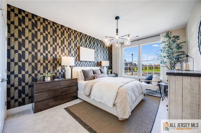 6 Galerie Court, Monroe, NJ 08831