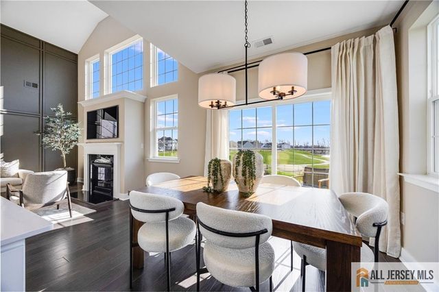 6 Galerie Court, Monroe, NJ 08831