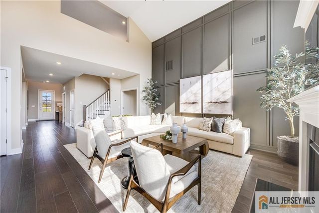 6 Galerie Court, Monroe, NJ 08831