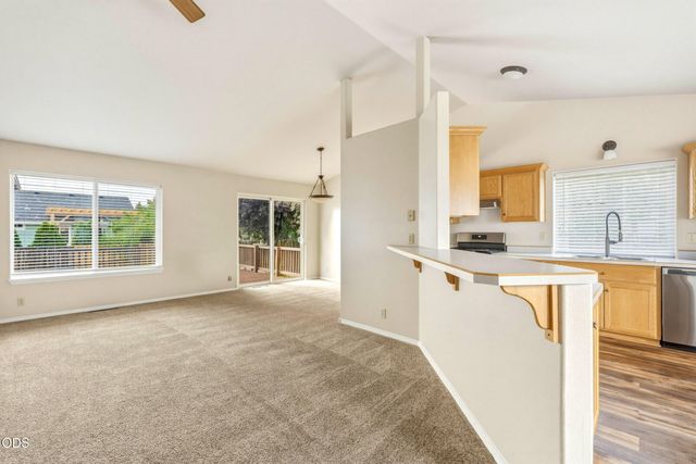 21326 Starling Drive, Bend, OR 97701