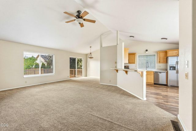 21326 Starling Drive, Bend, OR 97701