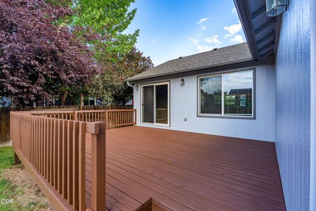 21326 Starling Drive, Bend, OR 97701