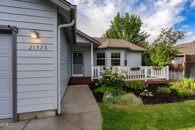 21326 Starling Drive, Bend, OR 97701