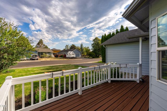 21326 Starling Drive, Bend, OR 97701