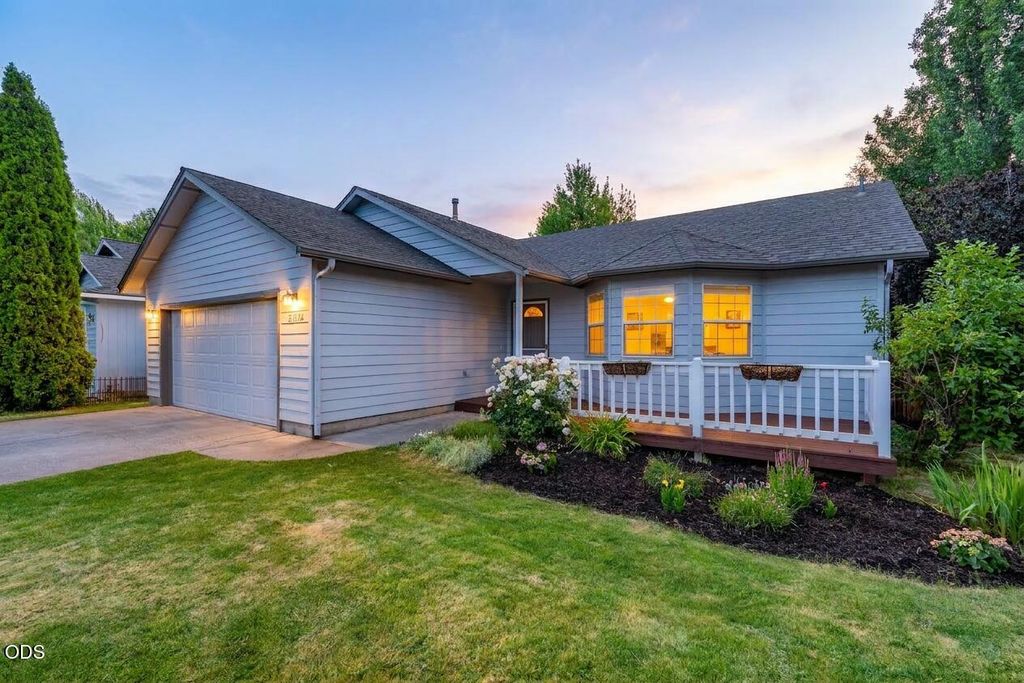 21326 Starling Drive, Bend, OR 97701