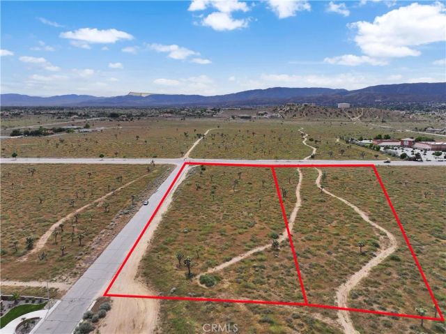37 Avenue L8, Quartz Hill, CA 93536