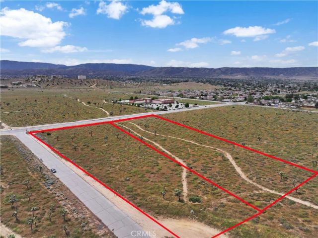 37 Avenue L8, Quartz Hill, CA 93536
