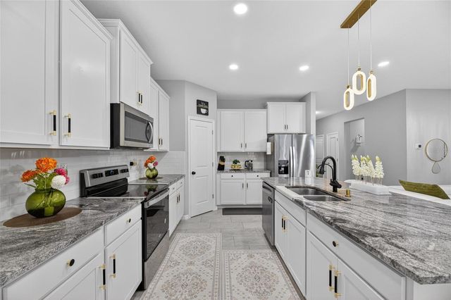 33146 SAND CREEK DRIVE, Wesley Chapel, FL 33543