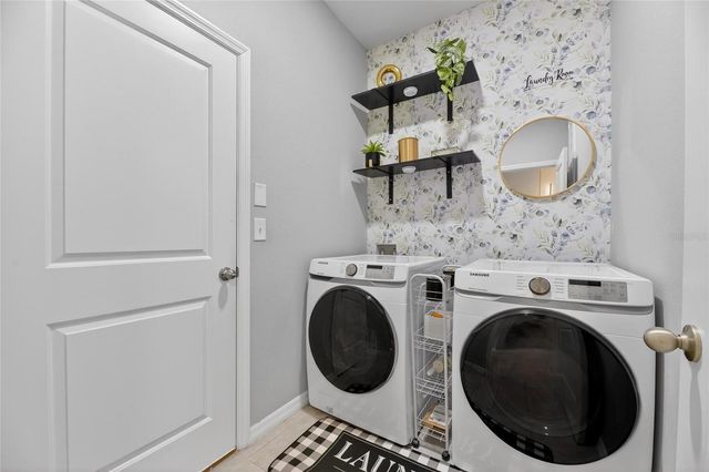 33146 SAND CREEK DRIVE, Wesley Chapel, FL 33543