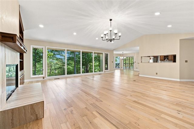 7 Kenton Lane, Bella Vista, AR 72715