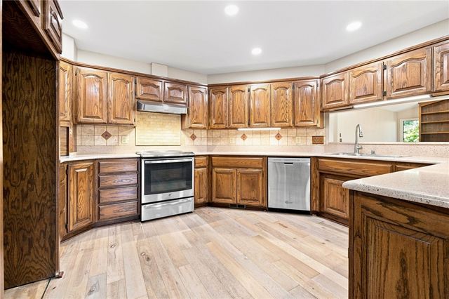 7 Kenton Lane, Bella Vista, AR 72715