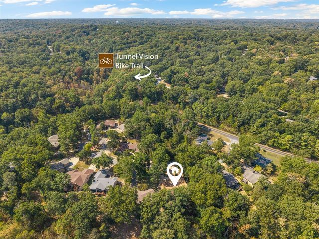 7 Kenton Lane, Bella Vista, AR 72715