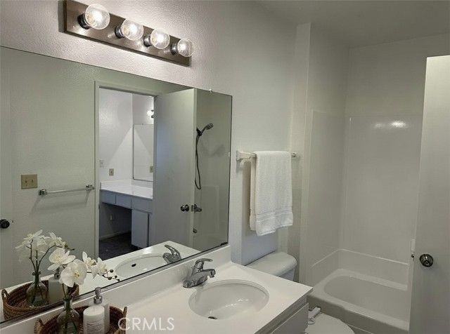 10770 Woodley 7, Granada Hills (los Angeles), CA 91344