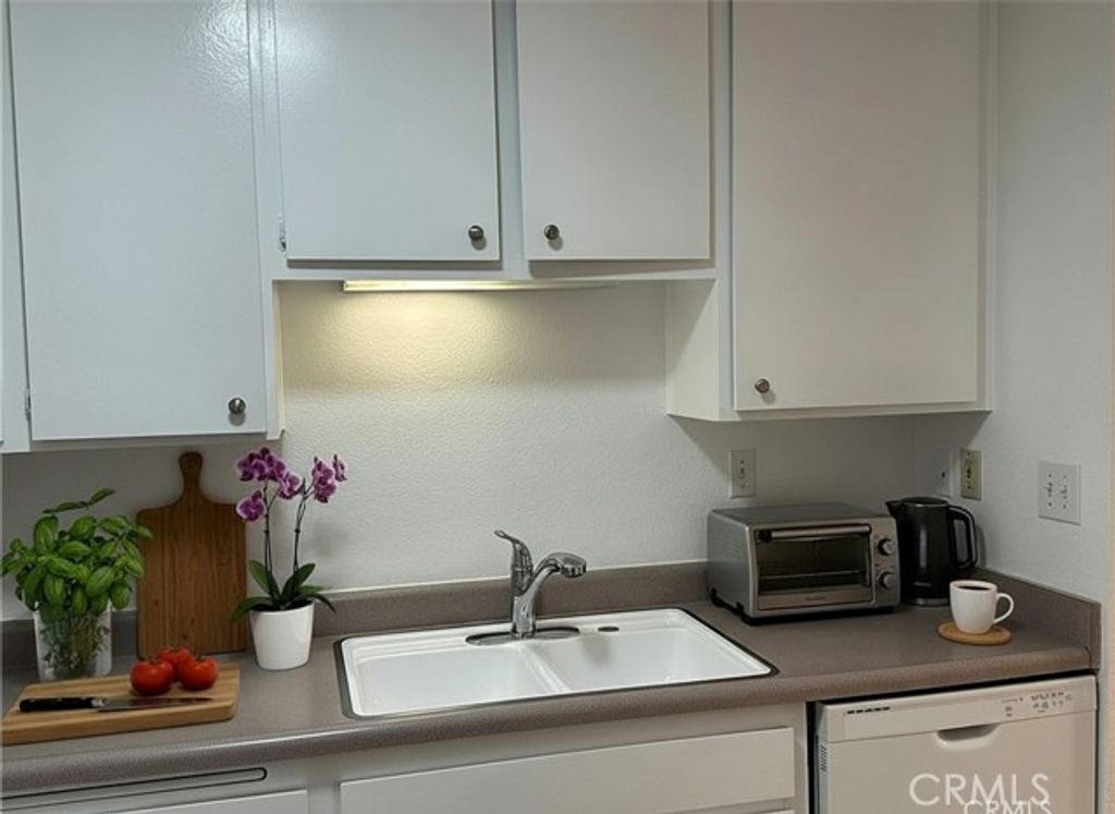 10770 Woodley 7, Granada Hills (los Angeles), CA 91344