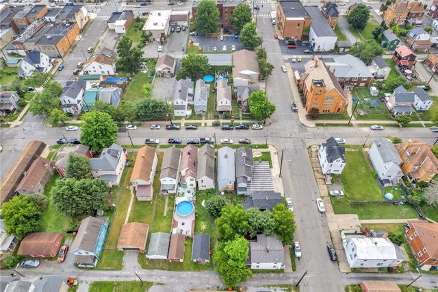 1624 6th Ave, Beaver Falls, PA 15010