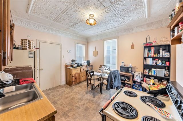 1624 6th Ave, Beaver Falls, PA 15010