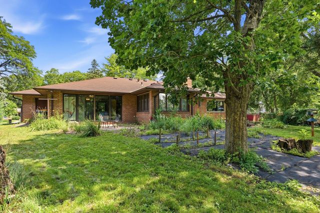 5433 Twin Lake Boulevard E, Brooklyn Center, MN 55429