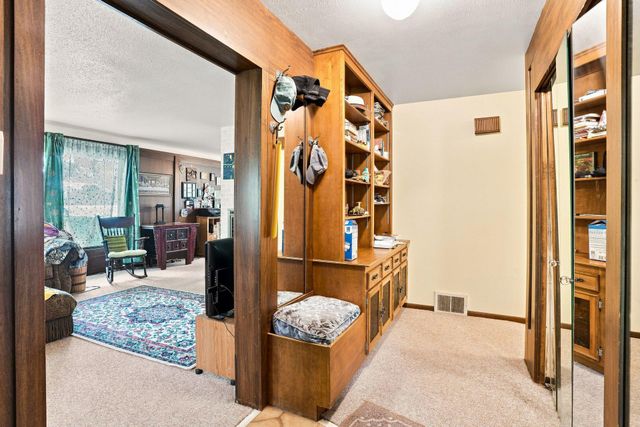5433 Twin Lake Boulevard E, Brooklyn Center, MN 55429