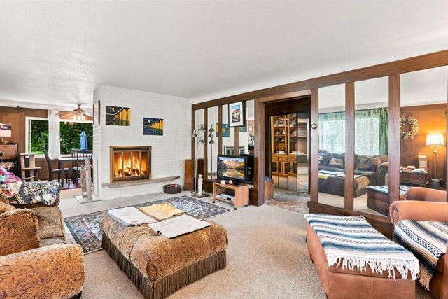 5433 Twin Lake Boulevard E, Brooklyn Center, MN 55429