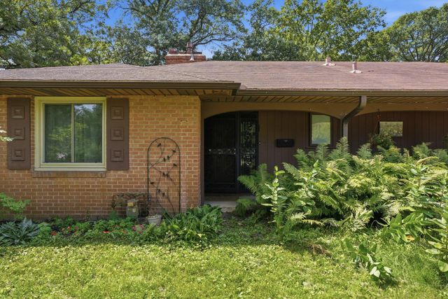 5433 Twin Lake Boulevard E, Brooklyn Center, MN 55429