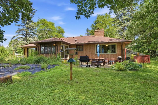 5433 Twin Lake Boulevard E, Brooklyn Center, MN 55429