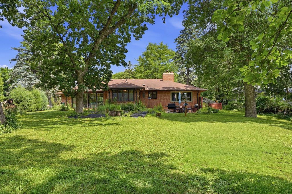 5433 Twin Lake Boulevard E, Brooklyn Center, MN 55429 — photo 3