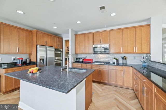 504 GOLDEN OAK TER, Rockville, MD 20850