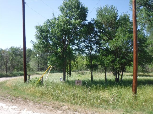 137 Winding LN, Smithville, TX 78957