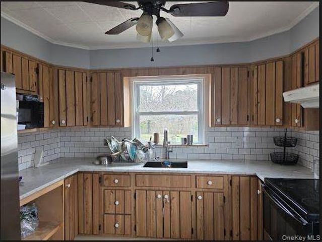 33 Brown Street, Riverhead, NY 11901