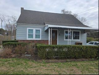 33 Brown Street, Riverhead, NY 11901