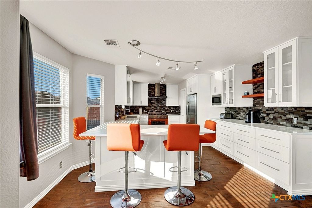 Image 11 of property listing at 113 Endeavour, Kyle, TX 78640