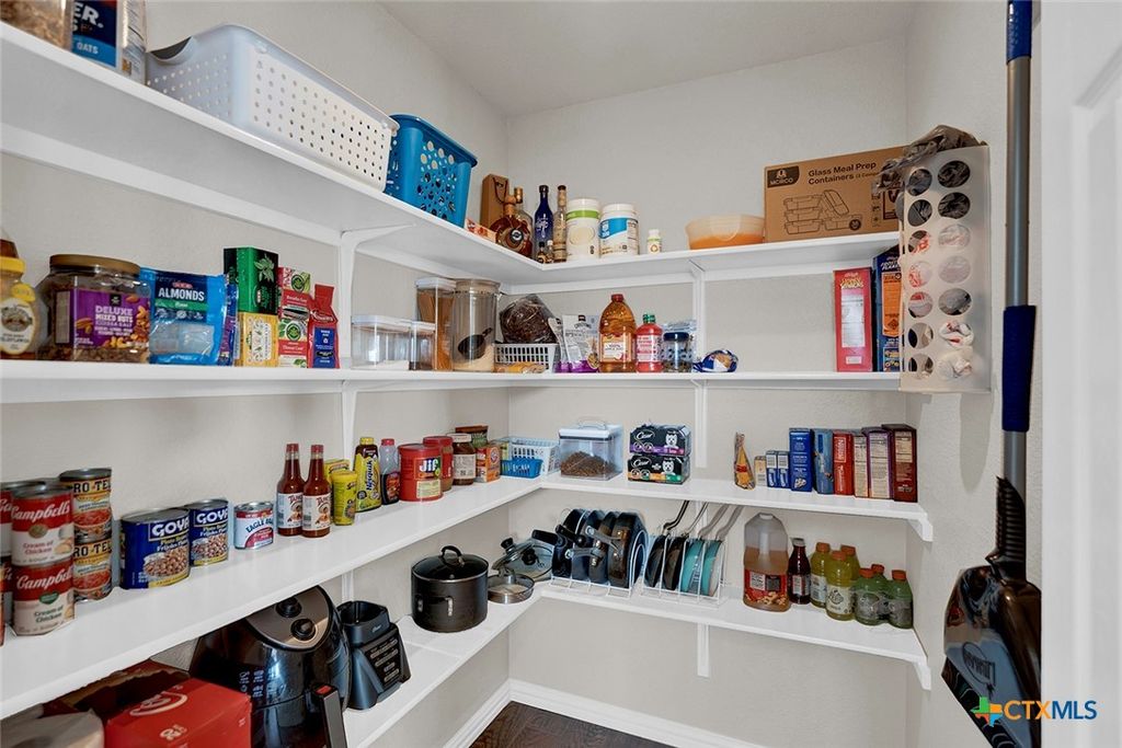 Image 15 of property listing at 113 Endeavour, Kyle, TX 78640