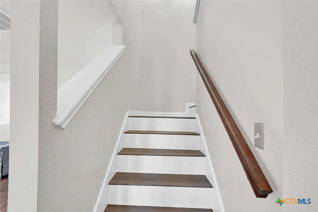 Image 16 of property listing at 113 Endeavour, Kyle, TX 78640