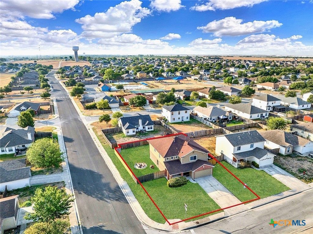 Image 2 of property listing at 113 Endeavour, Kyle, TX 78640