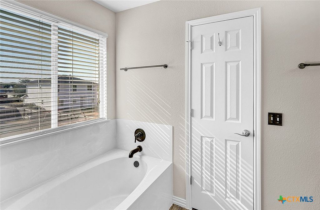 Image 22 of property listing at 113 Endeavour, Kyle, TX 78640